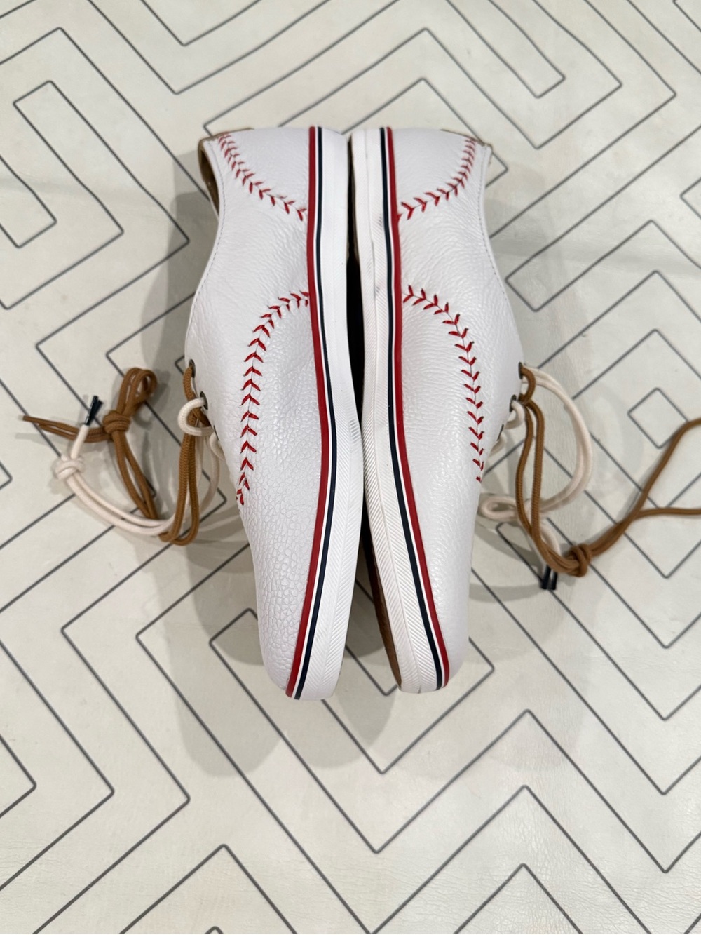 New Keds Women's White Baseball-Stitch Oxford Shoe - Picture 6 of 13